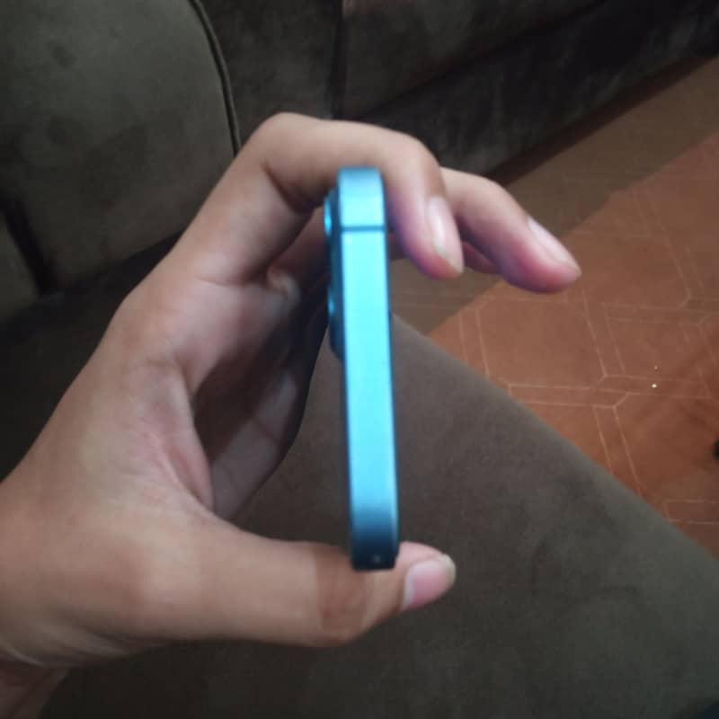 Apple iPhone 13 3