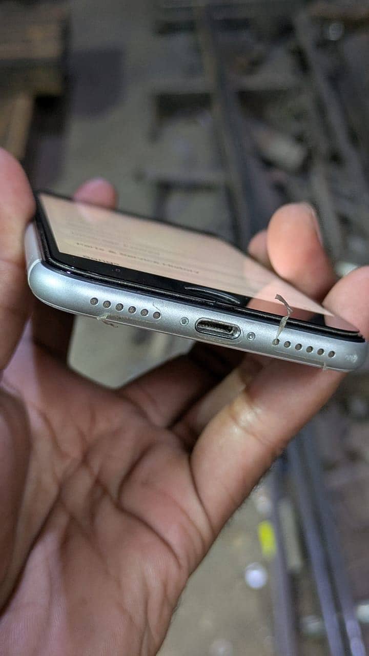 Apple iPhone SE 6