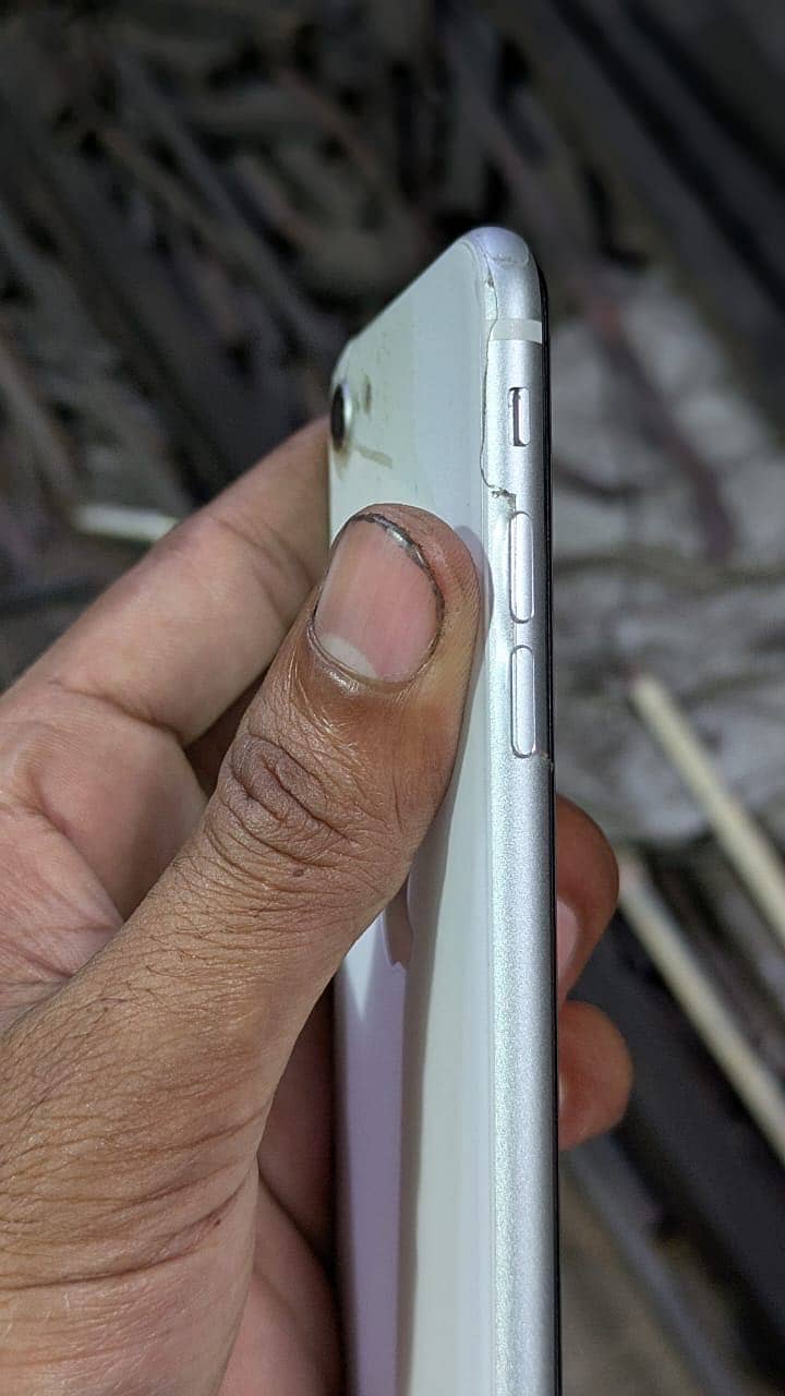 Apple iPhone SE 13