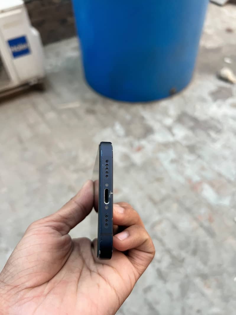 Apple iPhone 12 2