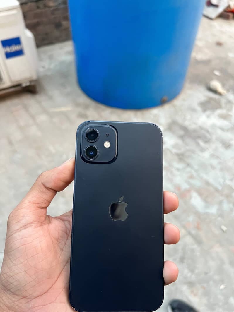 Apple iPhone 12 3