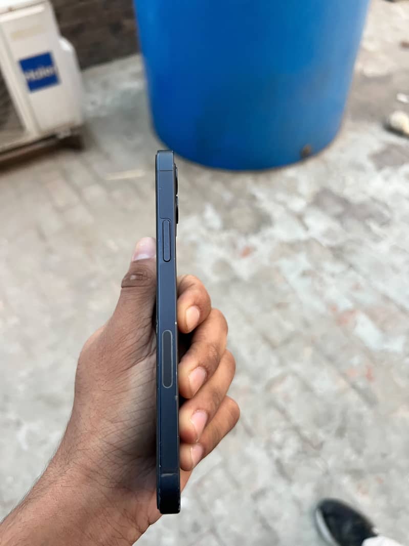 Apple iPhone 12 5