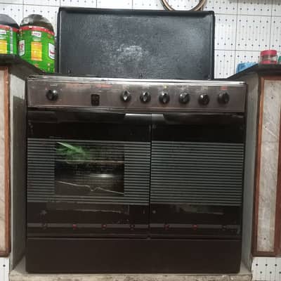 Cooking Range for sale. contact on WhatsApp (03407174458)