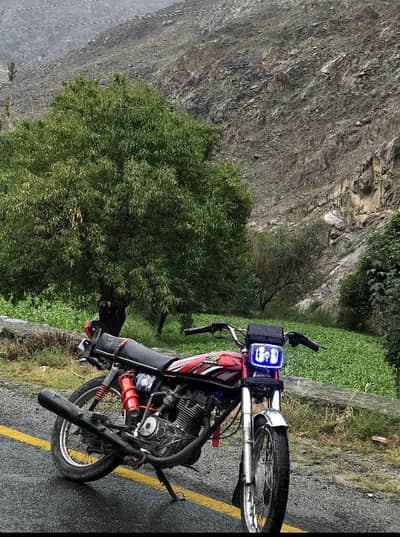 125 cc red colour
