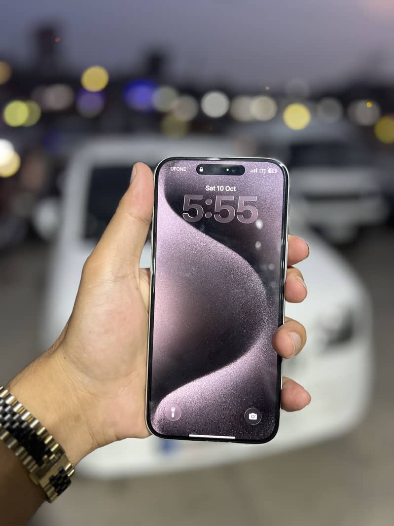 Apple iPhone 17 Pro Max 4