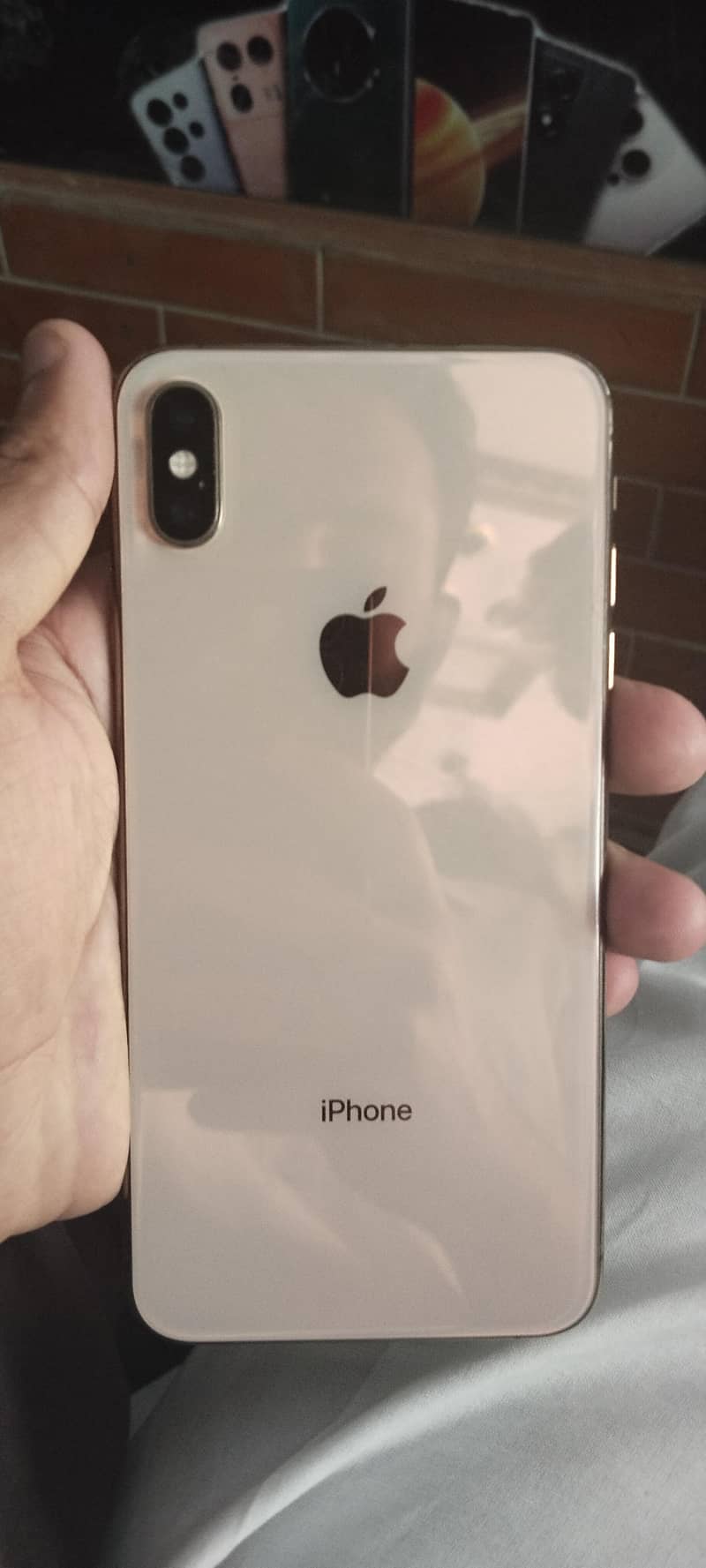 Apple iPhone XS Max 4