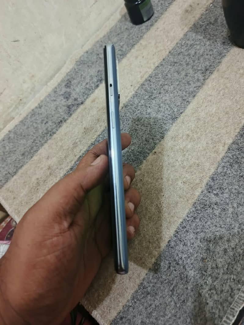One Plus 8T 4