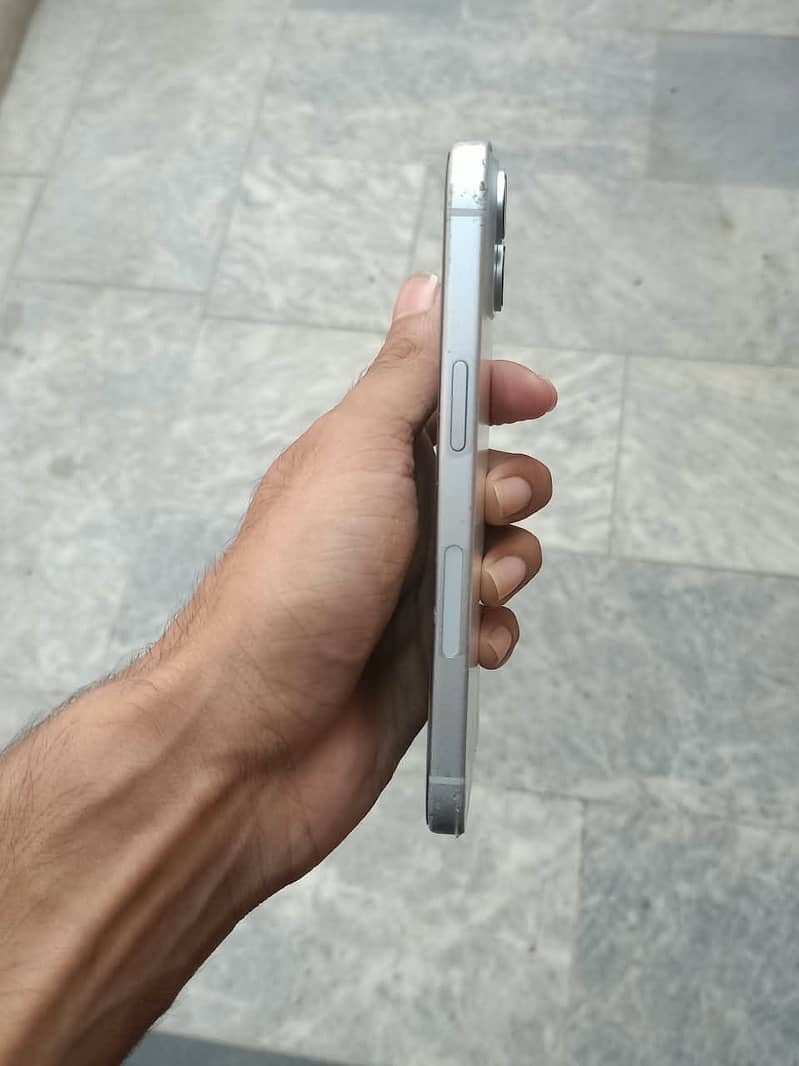 Apple iPhone 15 5