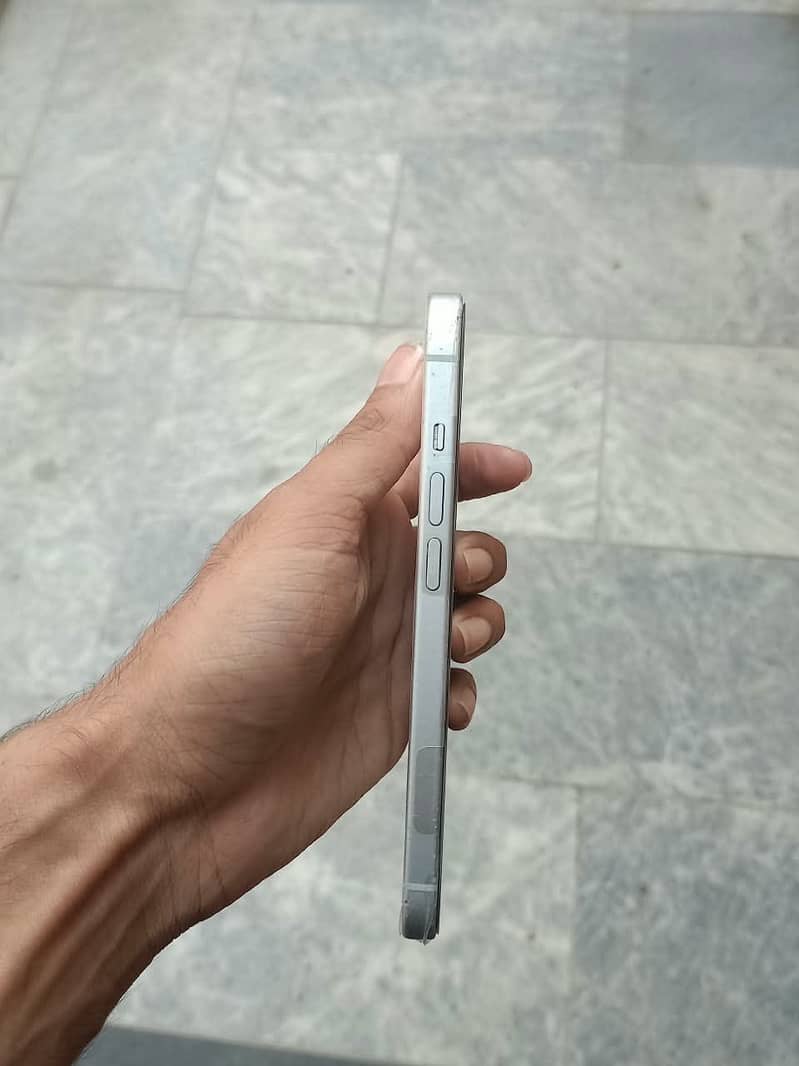 Apple iPhone 15 7