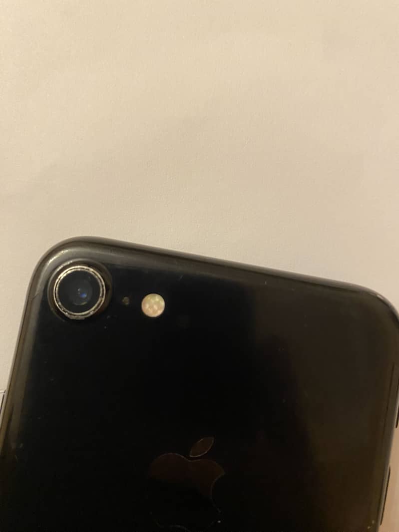 Apple iPhone 7 1