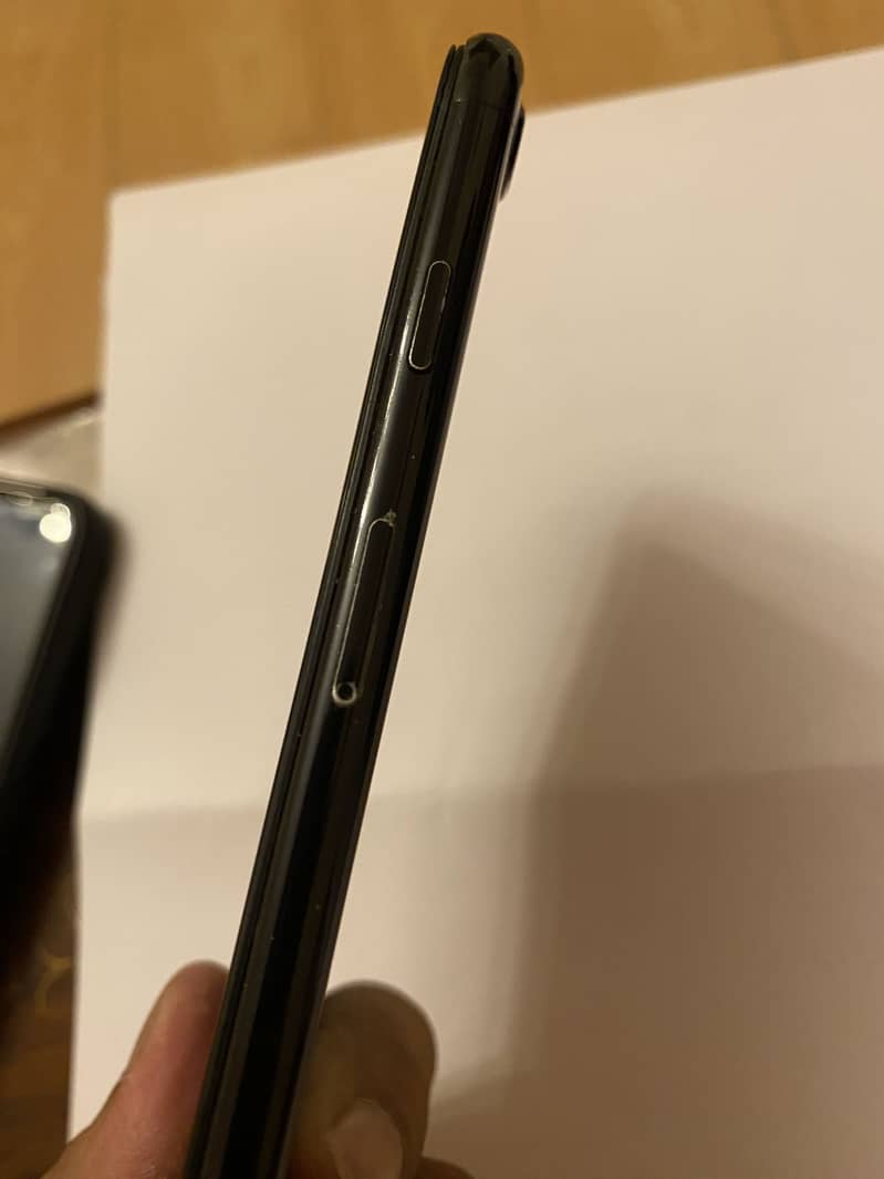 Apple iPhone 7 2