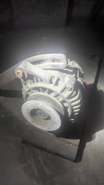 Alternator / ڈائنامو)
