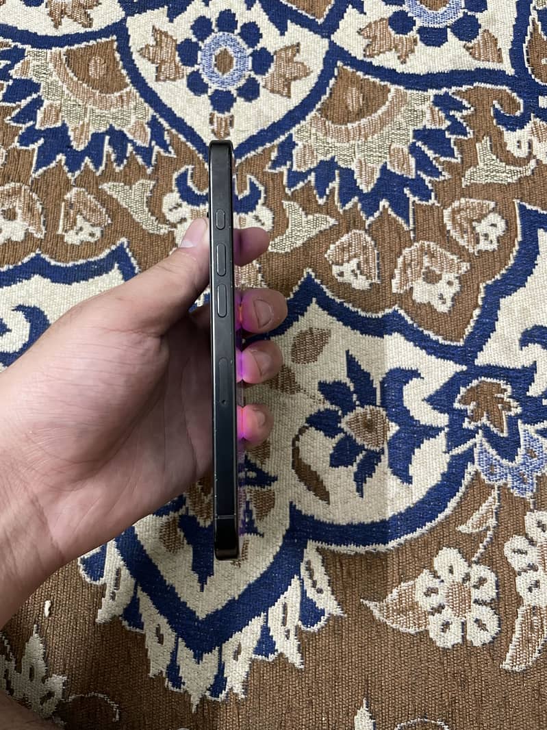 Apple iPhone 16 Pro 5