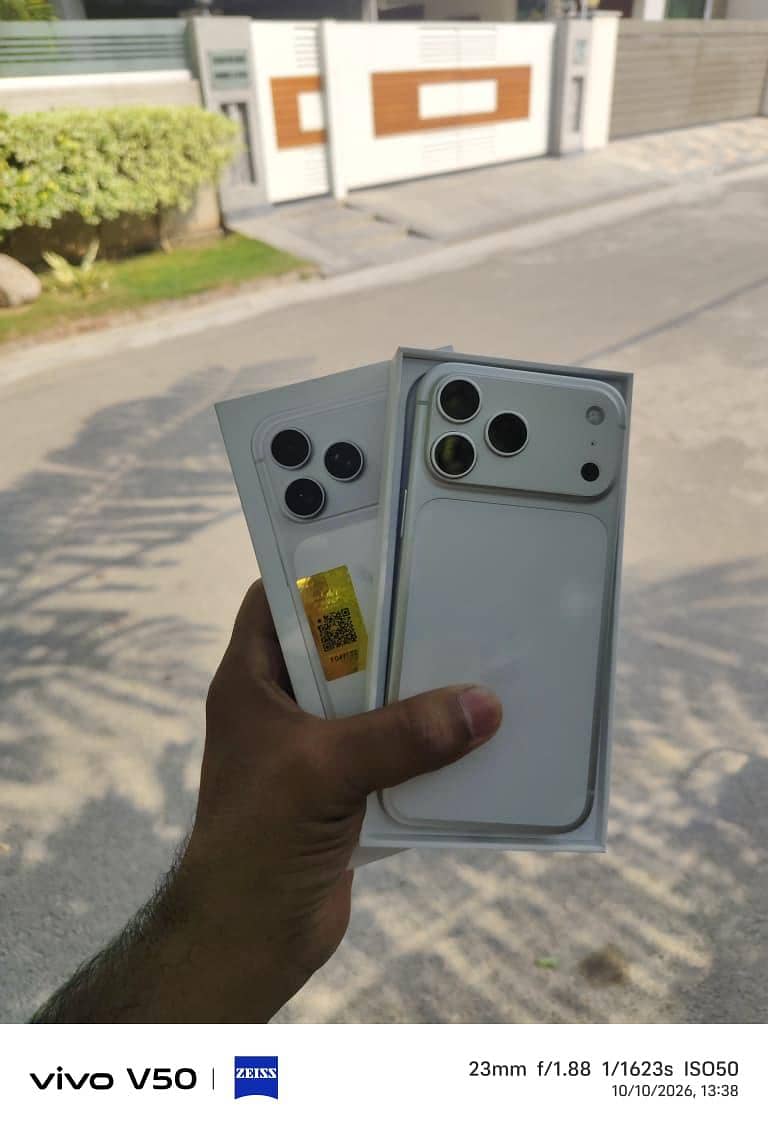 Apple iPhone 17 Pro Max 0