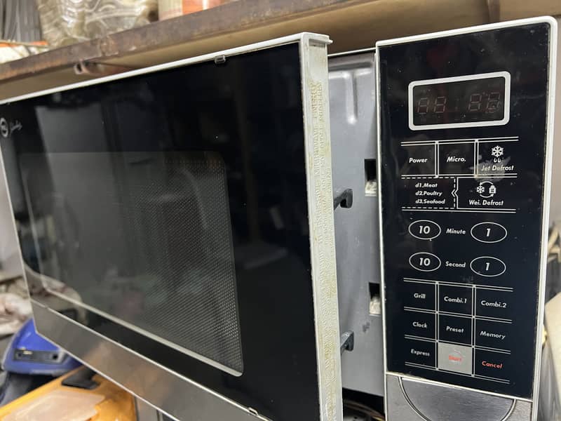 Microwave Oven 0