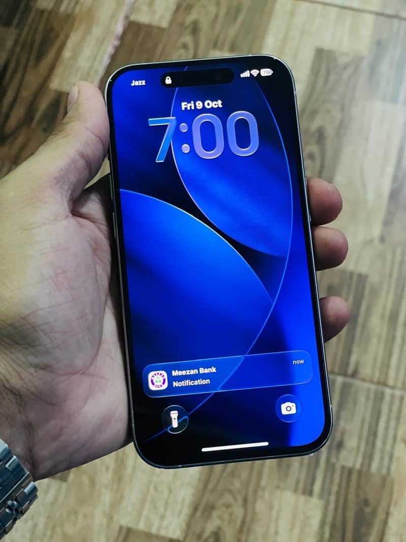 Apple iPhone 15 Pro 3