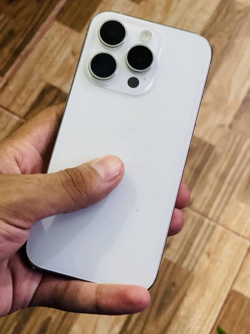 Apple iPhone 15 Pro 5