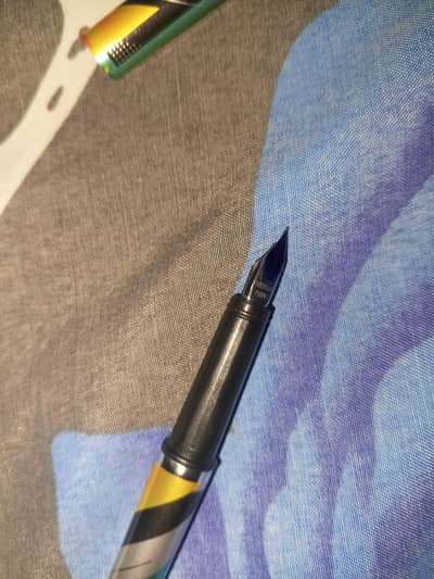 blue ink pen