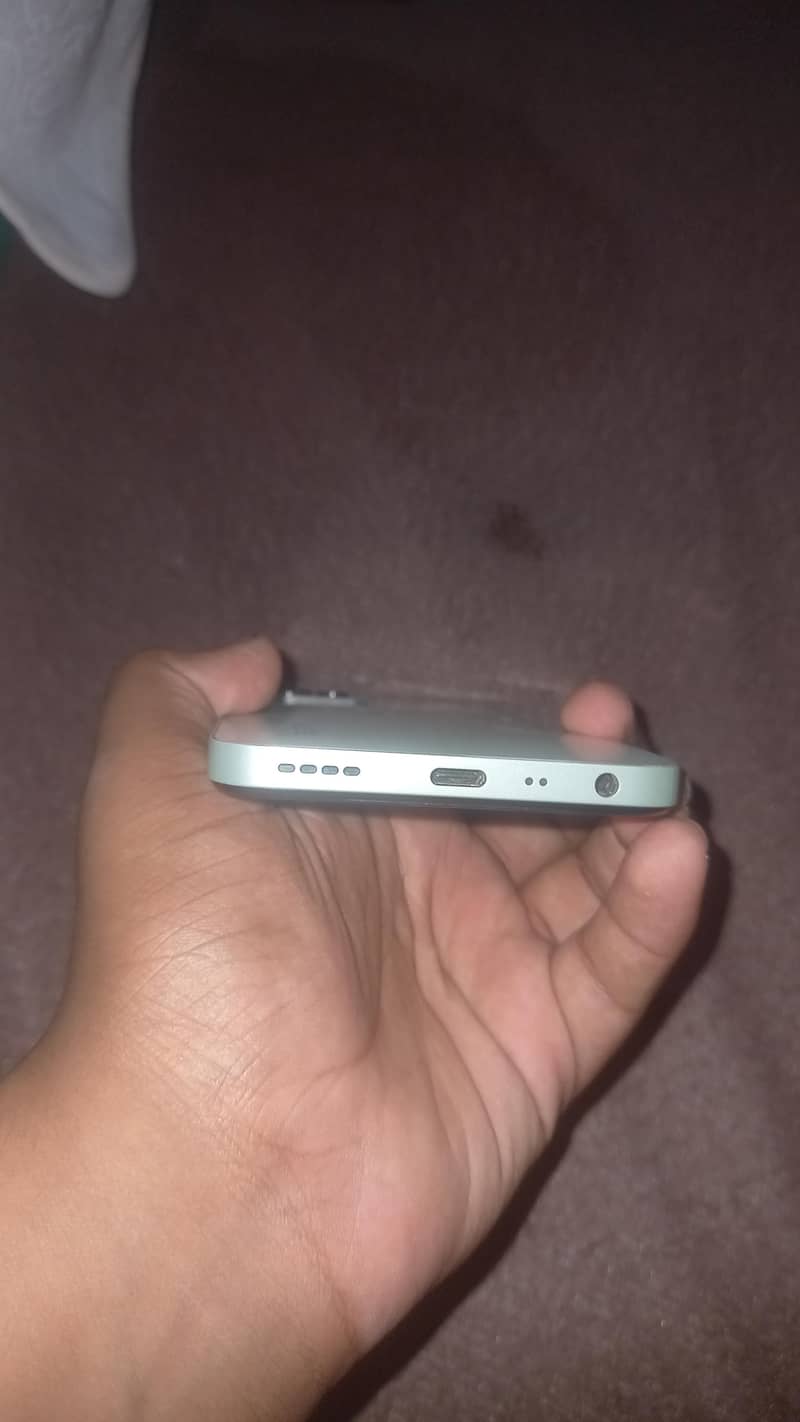 Realme C35 0