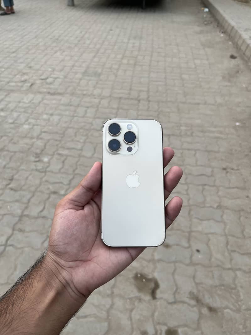 Apple iPhone 14 Pro 0