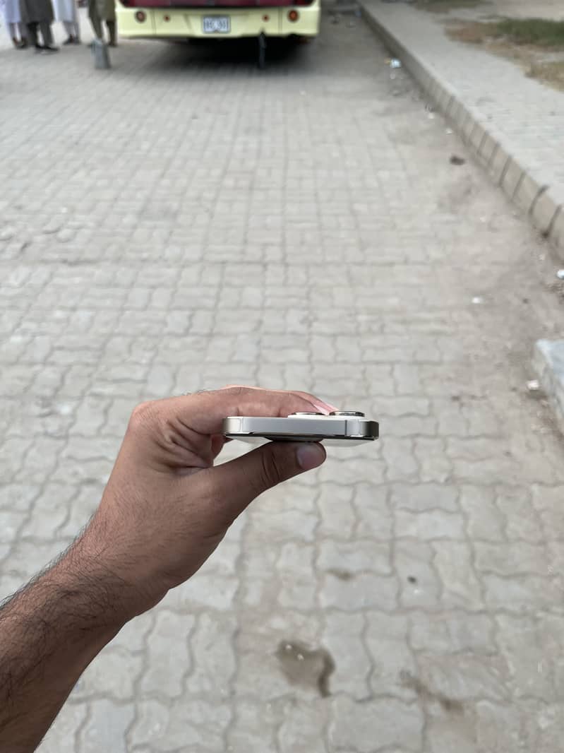 Apple iPhone 14 Pro 3