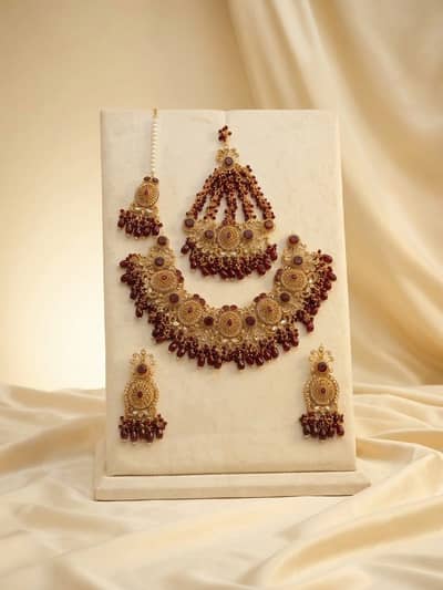 Maroon Oval Medallion Bridal Set