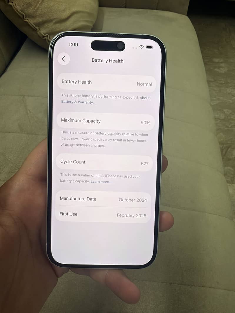 Apple iPhone 16 4