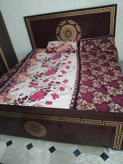 Beautiful Wooden Double Bed with Diamond Mattress for Sale