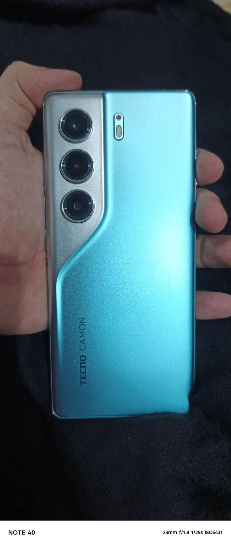 Tecno CAMON 40 Pro 0