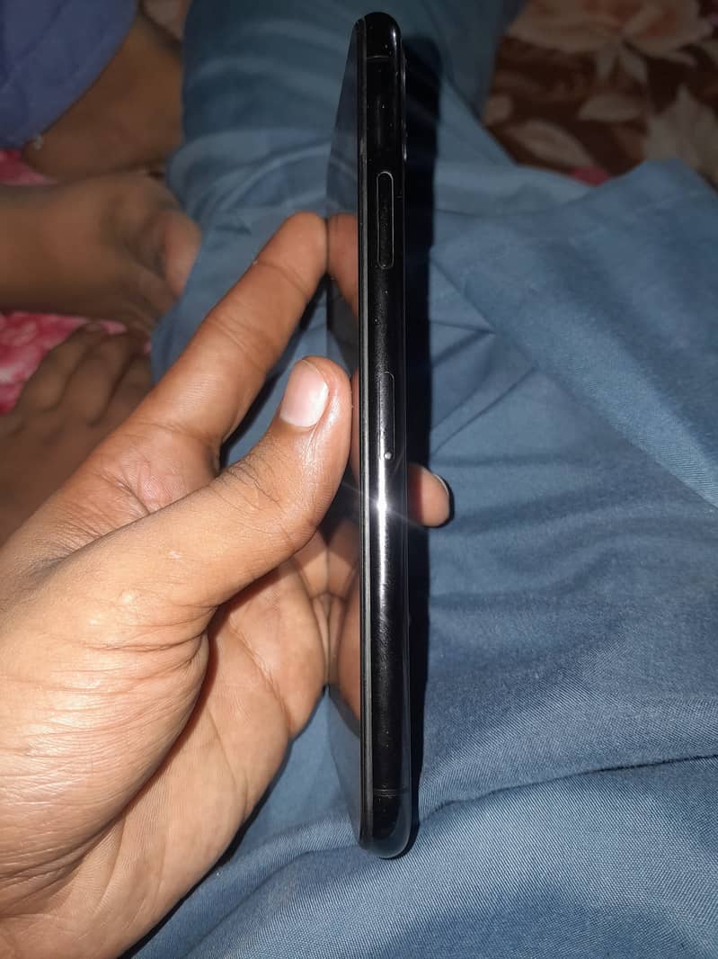 Apple iPhone 11 Pro Max 3