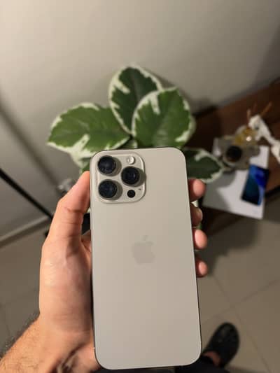 Apple iPhone 16 Pro Max JV
