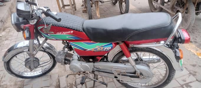 Honda CD 70 17/18 model ok fresh bike urgent sale