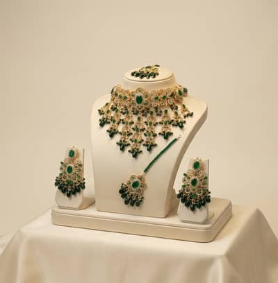 Regal Emerald Green Traditional Jewellery