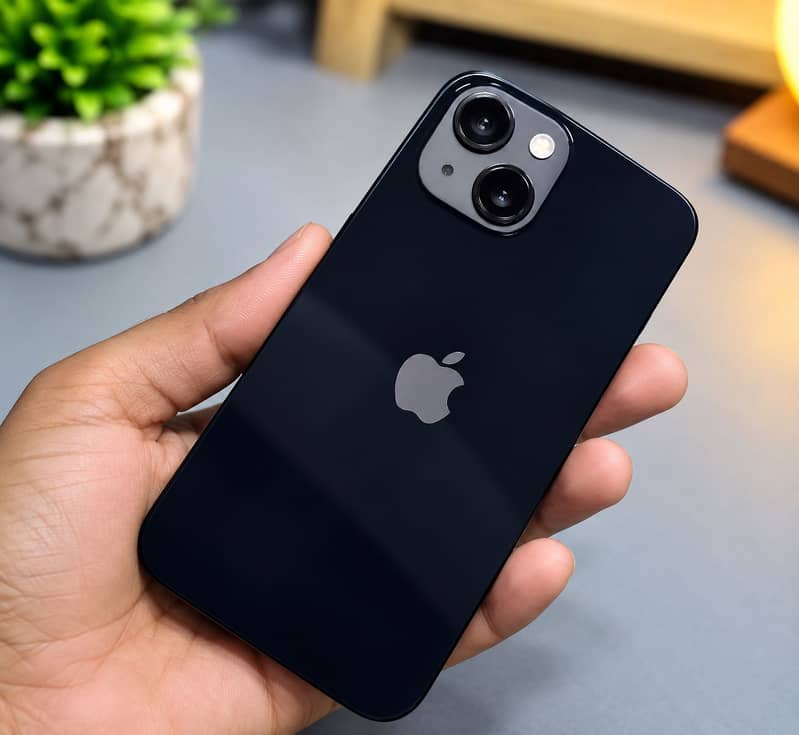 Apple iPhone 13 2