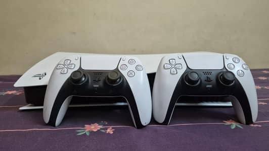 PS5 disc edition (1 yr used)