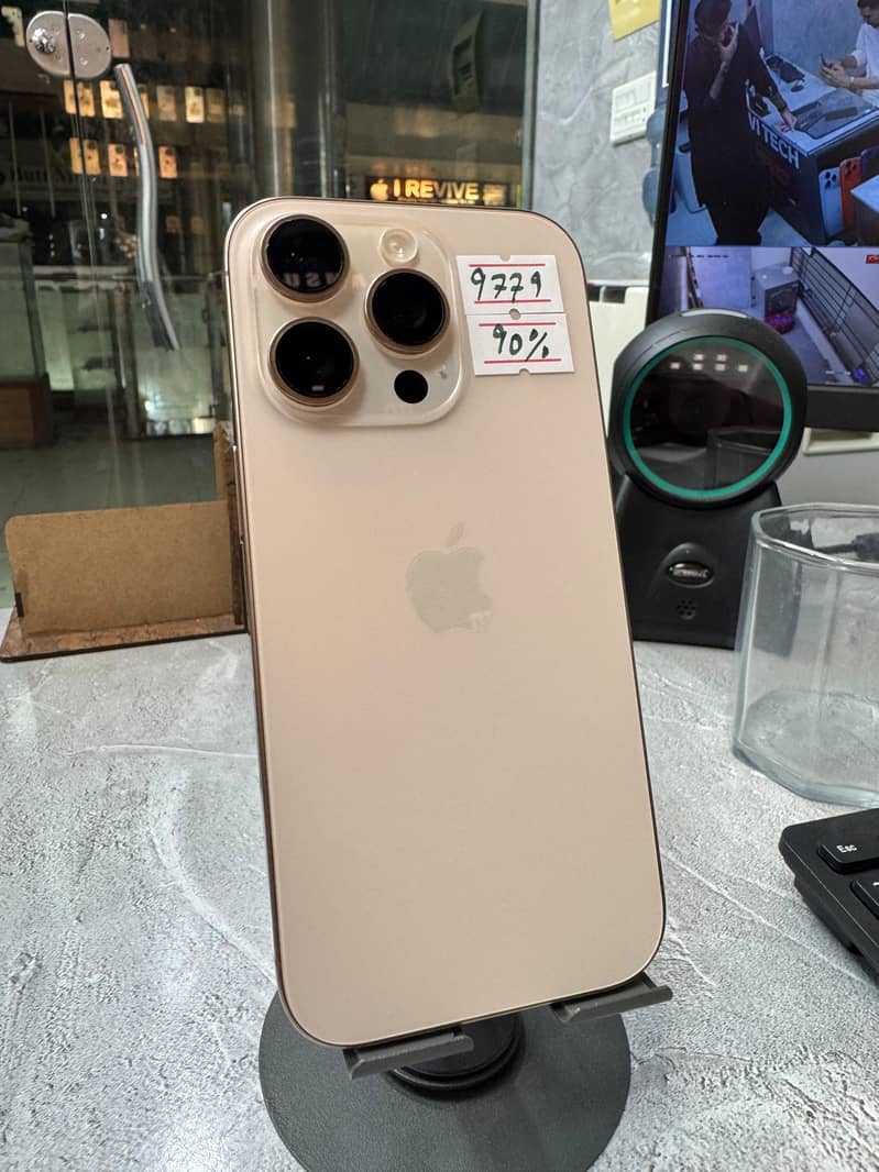 Apple iPhone 16 Pro 0