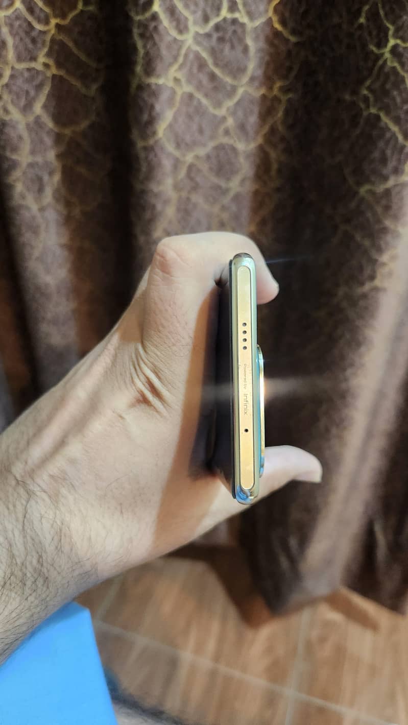 Infinix Zero 30 7