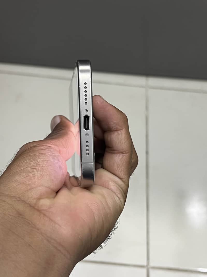 iPhone 15 Pro Max 7