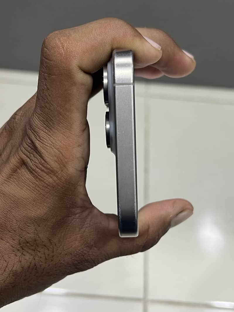 iPhone 15 Pro Max 8