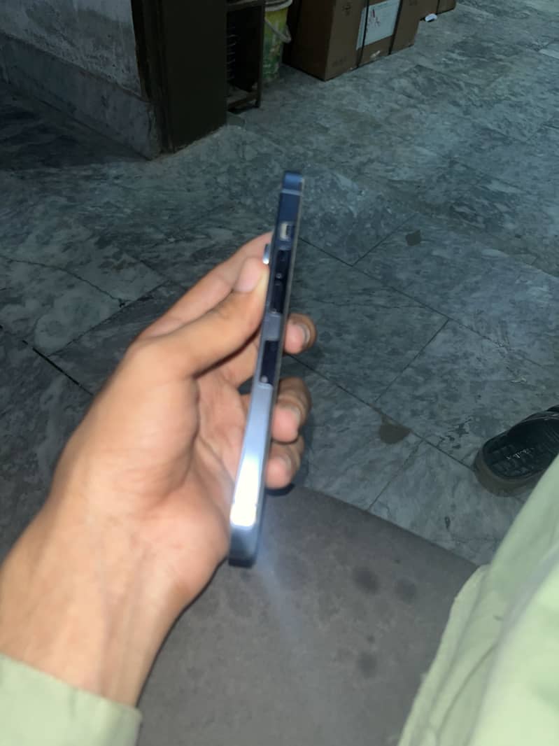 Apple iPhone 13 Pro 2