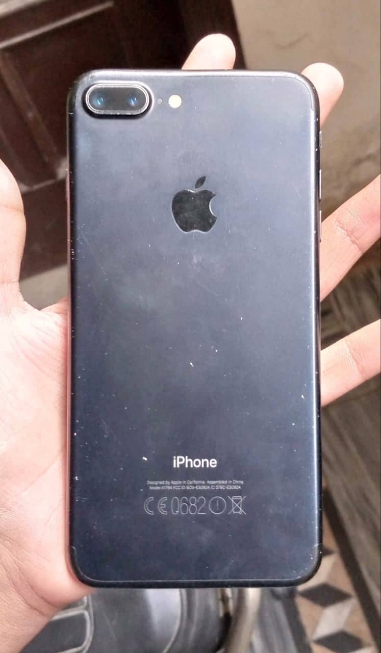 Apple iPhone 7 Plus 0