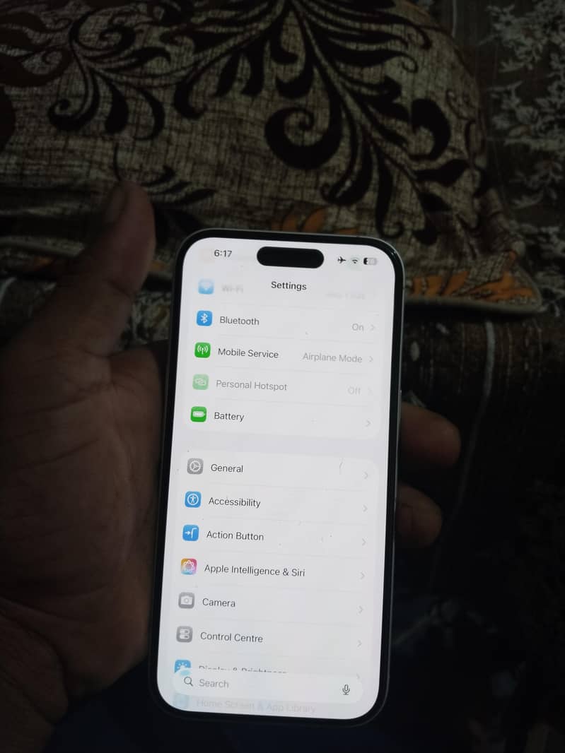 Apple iPhone 16 1