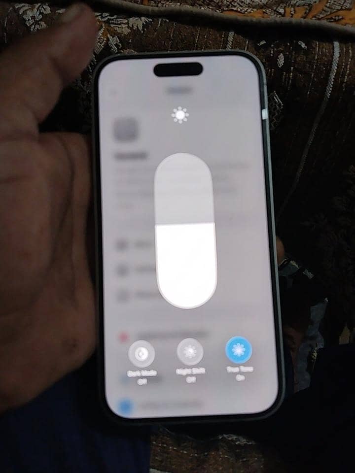 Apple iPhone 16 4