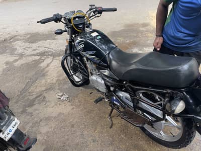 Suzuki GS 150 Black