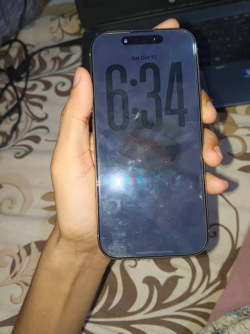Apple iPhone 16 Pro 2