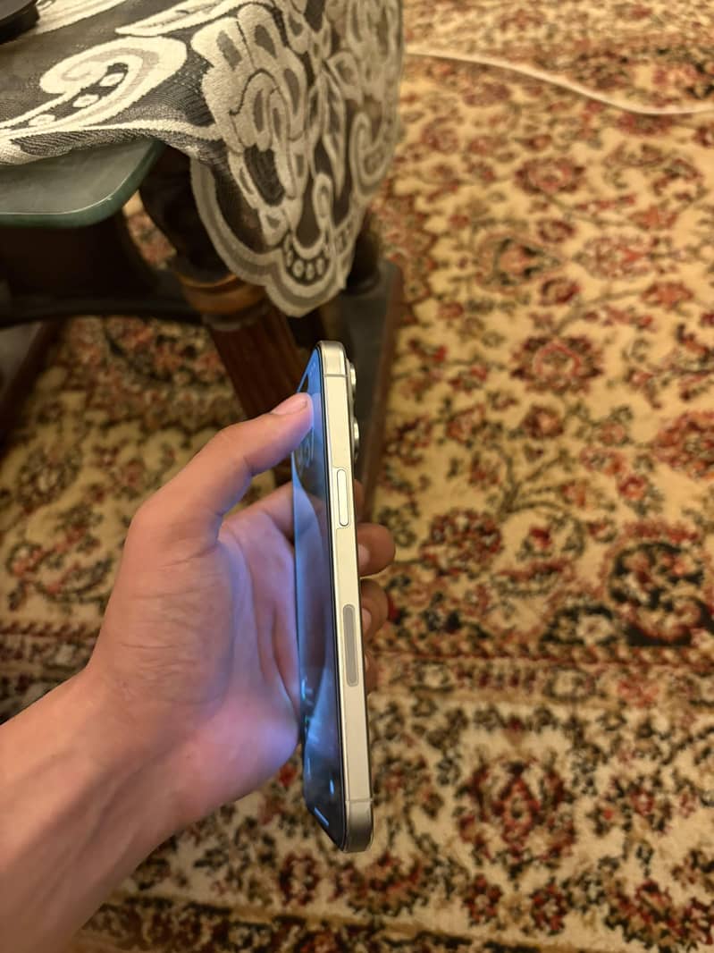 Apple iPhone 15 Pro Max 1