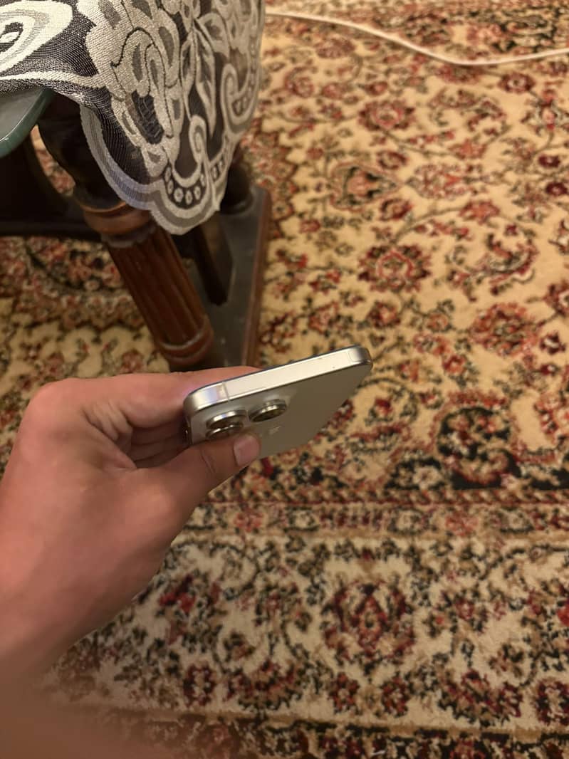 Apple iPhone 15 Pro Max 3