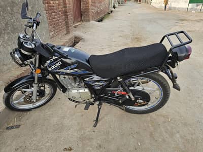 suzuki gs 150 SE