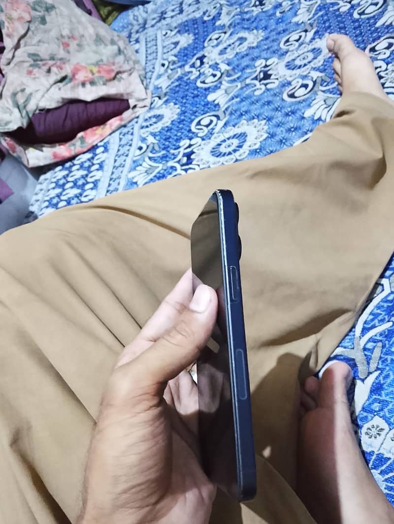 Apple iPhone 15 Pro Max 1