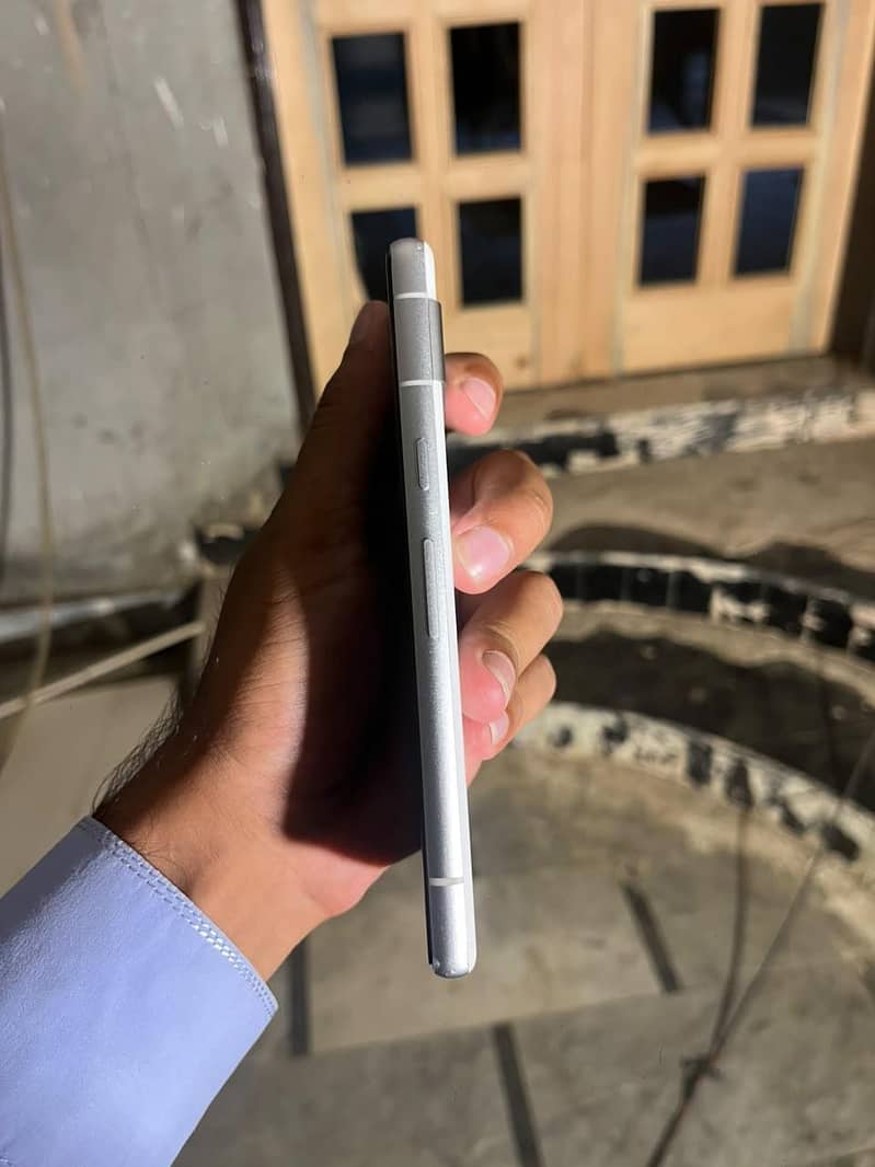 Google Pixel 7a 2